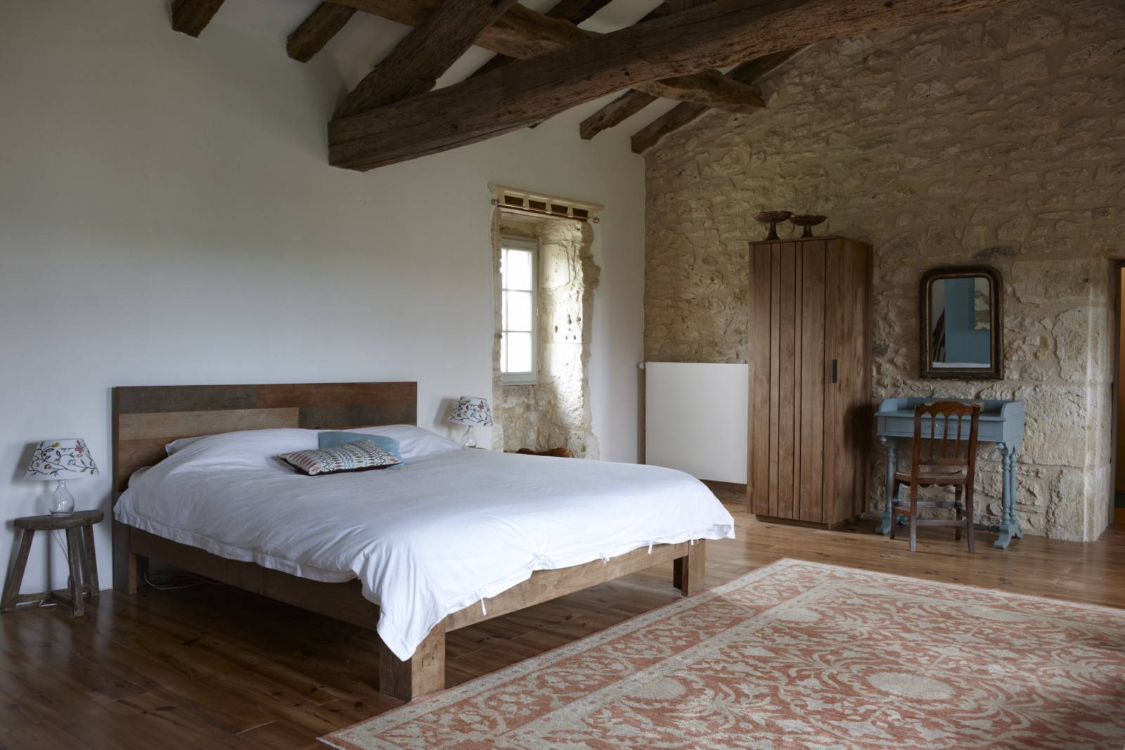 LES RADIATEURS ACIER DE CHAUFFAGE CENTRAL RADSON PARADA: UN DESIGN MODERNE SUR MARSEILLE